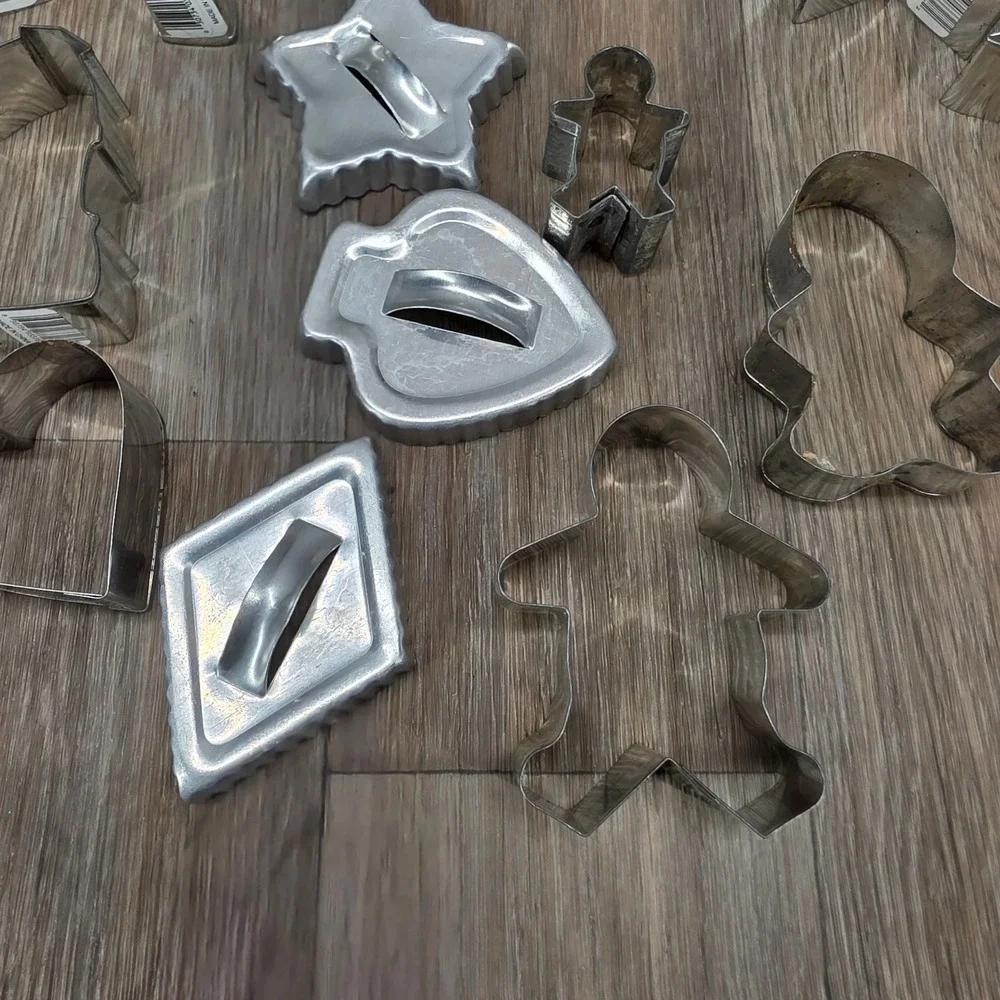 18pc Mixed Metal Cookie Cutter Lot Christmas Trees Stars Gingerbread Angel Heart